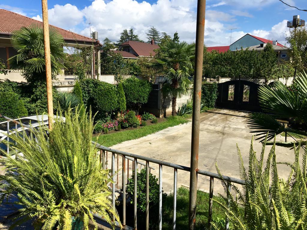 Guest House Lali Kostava 14 Zugdidi Esterno foto